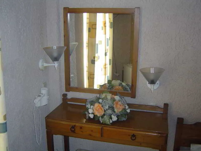 Room, Paradise, Samos