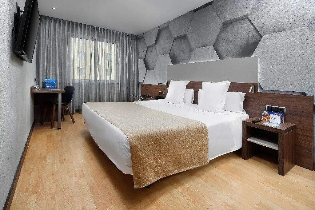 DOUBLE SINGLE USE STANDARD Room, Hcc Montblanc, Barcelona