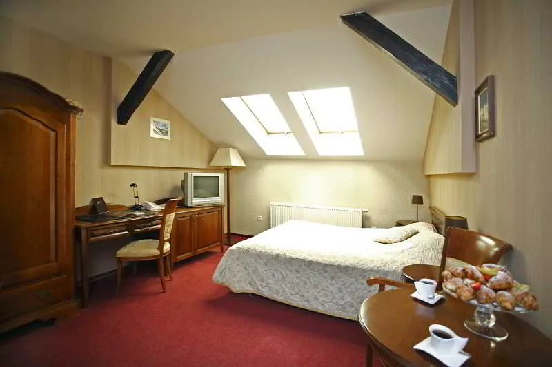 SINGLE DELUXE Room, Ostoya Palace, Krakow