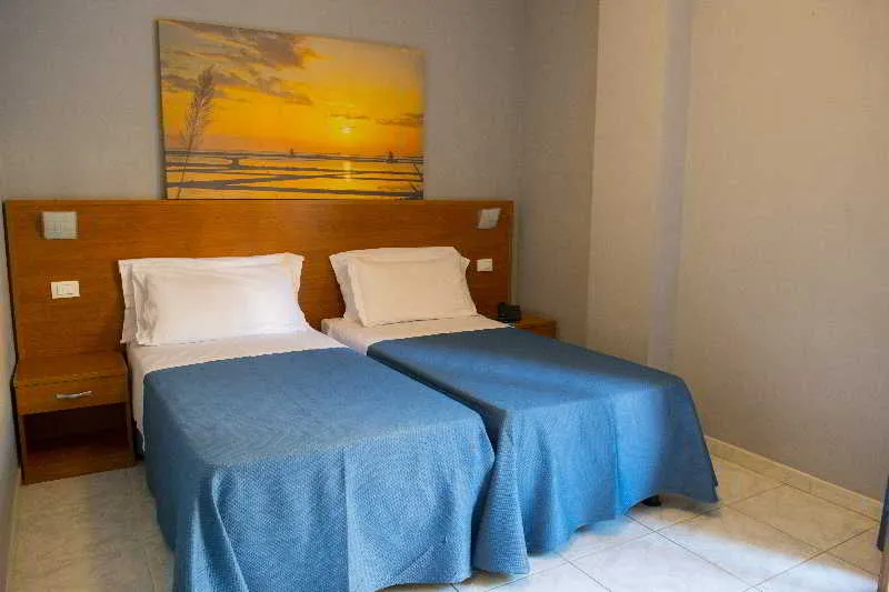Room, Dei Pini, Catania