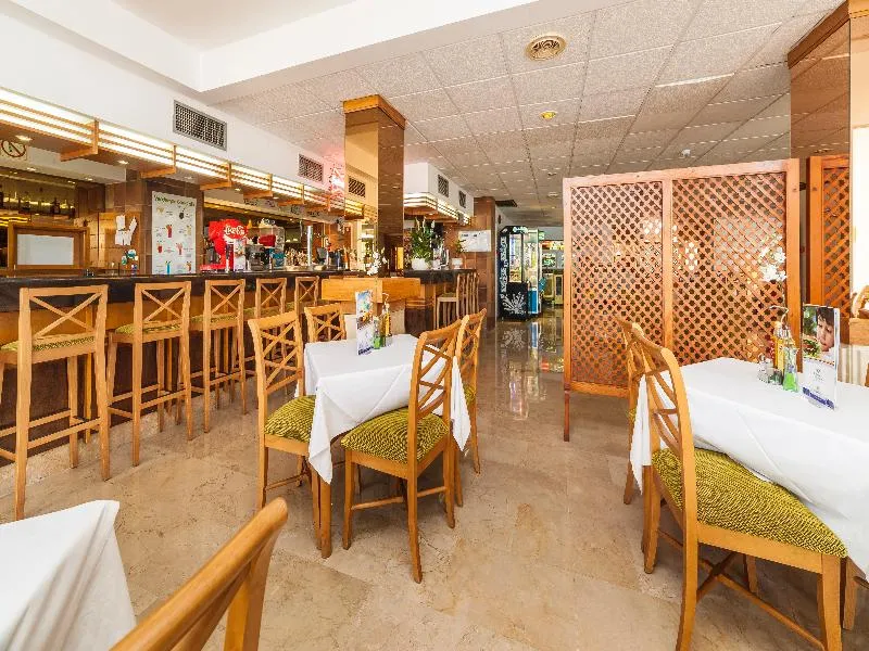 Restaurant, Apartamentos Globales Verdemar, Majorca