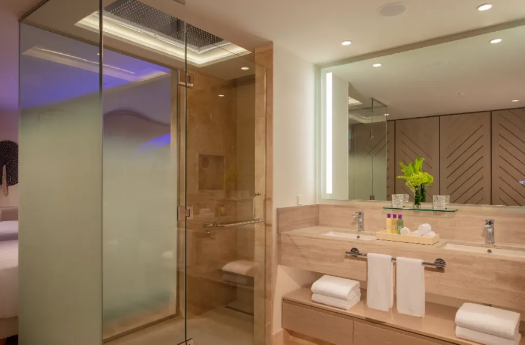 JUNIOR SUITE PARTIAL OCEAN VIEW TWO DOUBLE BEDS Room, Breathless Cancun Soul Resort & Spa, Cancun Area