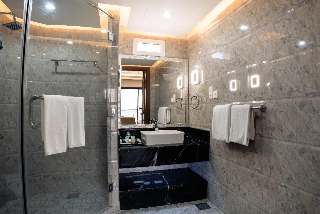 DOUBLE DELUXE SEA VIEW Room, Palma Beach Resort & Spa, Dubai