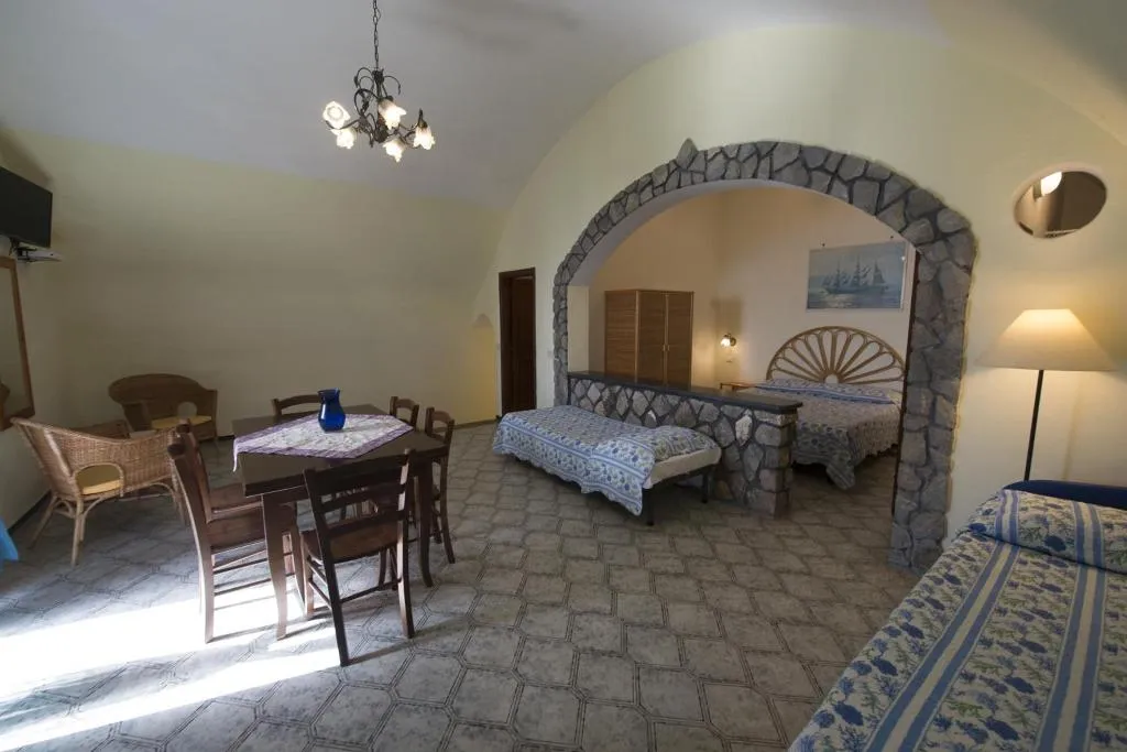 APARTMENT STANDARD Room, Marina del Cantone Chalet, Naples