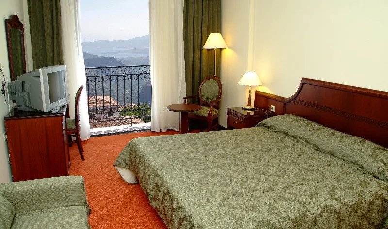 Room, Apollonia, Athens
