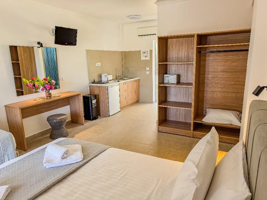 STUDIO basement Room, Athina Apts, Zante