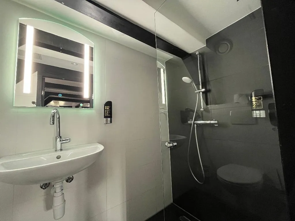 QUADRUPLE STANDARD Room, Heart Of Amsterdam, Amsterdam