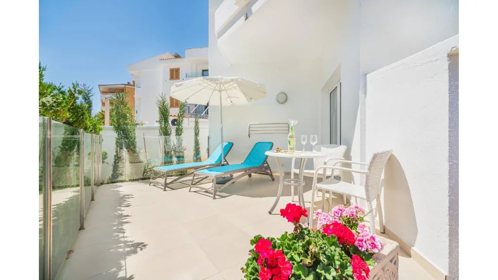 APARTMENT STANDARD Room, Flora, Majorca