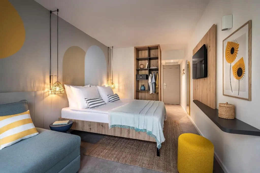 TRIPLE SUPERIOR WITH TERRACE Room, Sunny Rabac by Valamar, Istria