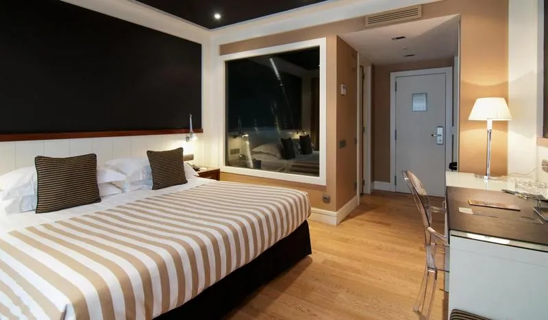 DOUBLE STANDARD Room, U232, Barcelona