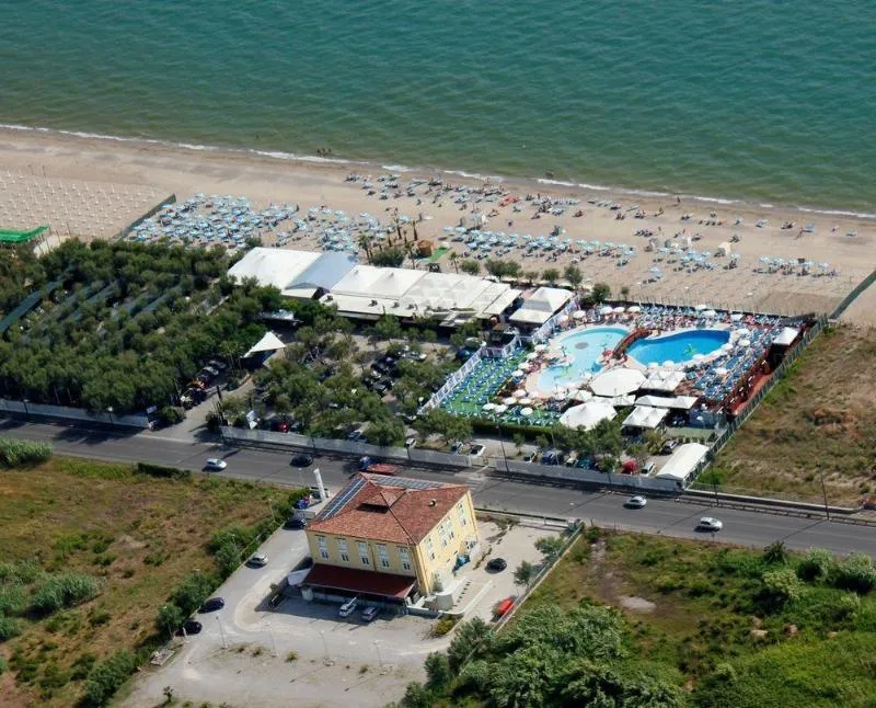 General view, La Isla Resort, Naples