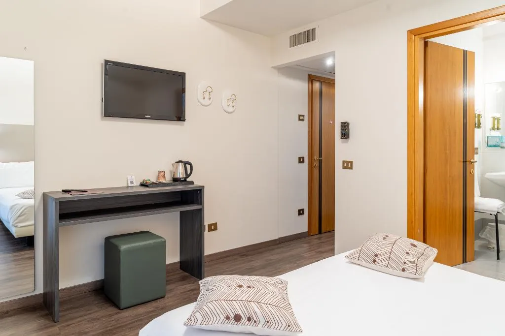 Double or Twin ECONOMY Room, Hotel Désirée by Double Hospitality, Milan