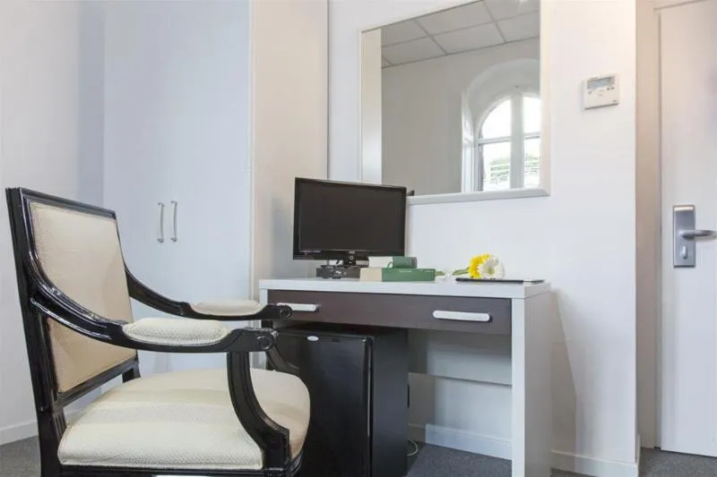 Double or Twin SUPERIOR Room, Villa Pirandello, Rome