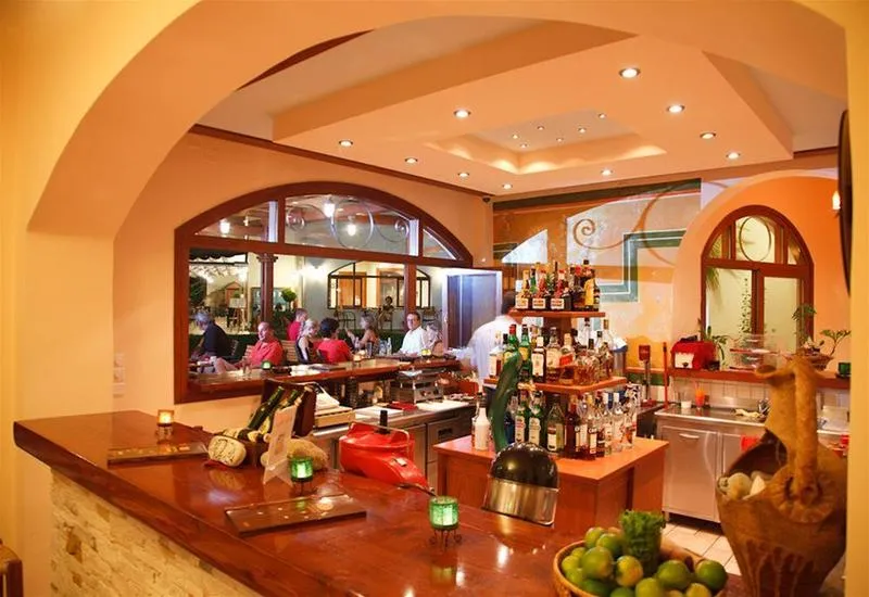 Bar, Alianthos Estate Resort, Crete