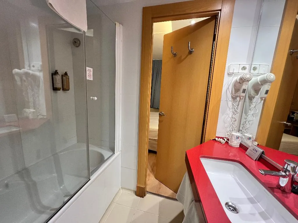 Double or Twin WITHOUT BALCONY Room, Platjador, Costa Brava