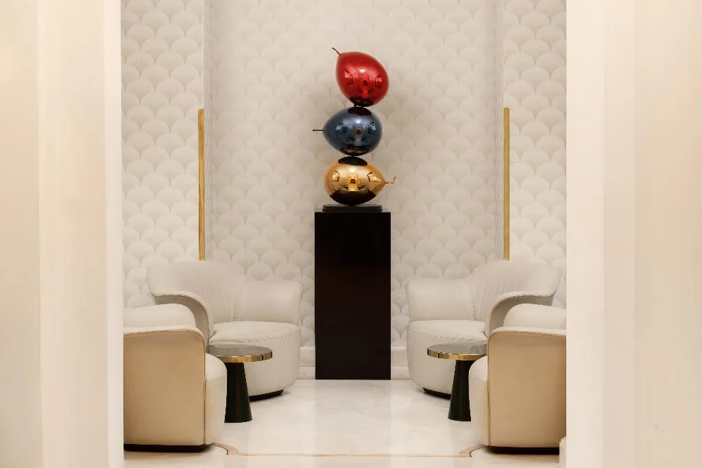 Lobby, Liberty, Prague