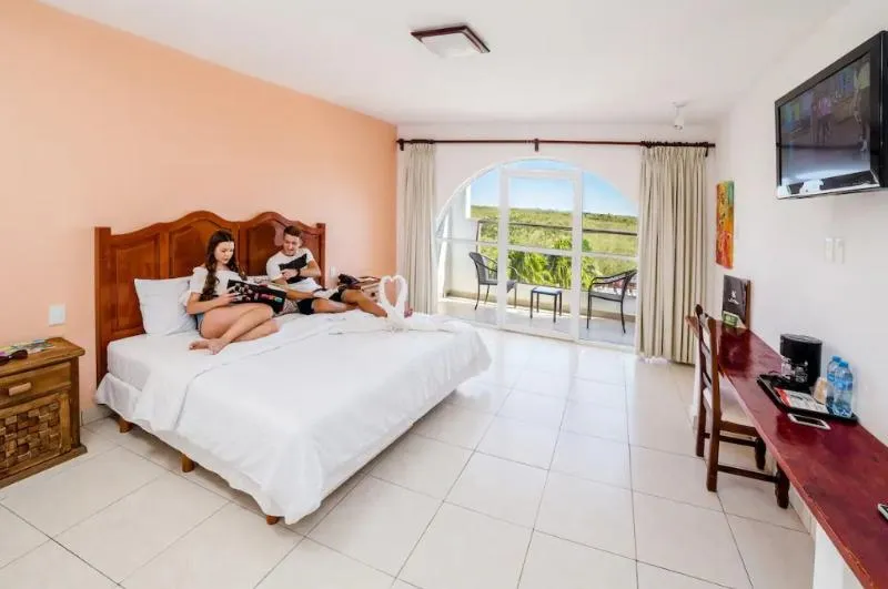 JUNIOR SUITE KING SIZE BED Room, Uxmal Resort Maya, Cancun Area