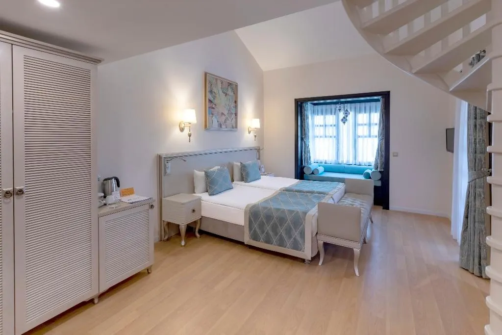FAMILY ROOM WITH JACUZZI Room, Starlight Resort Hotel, Antalya