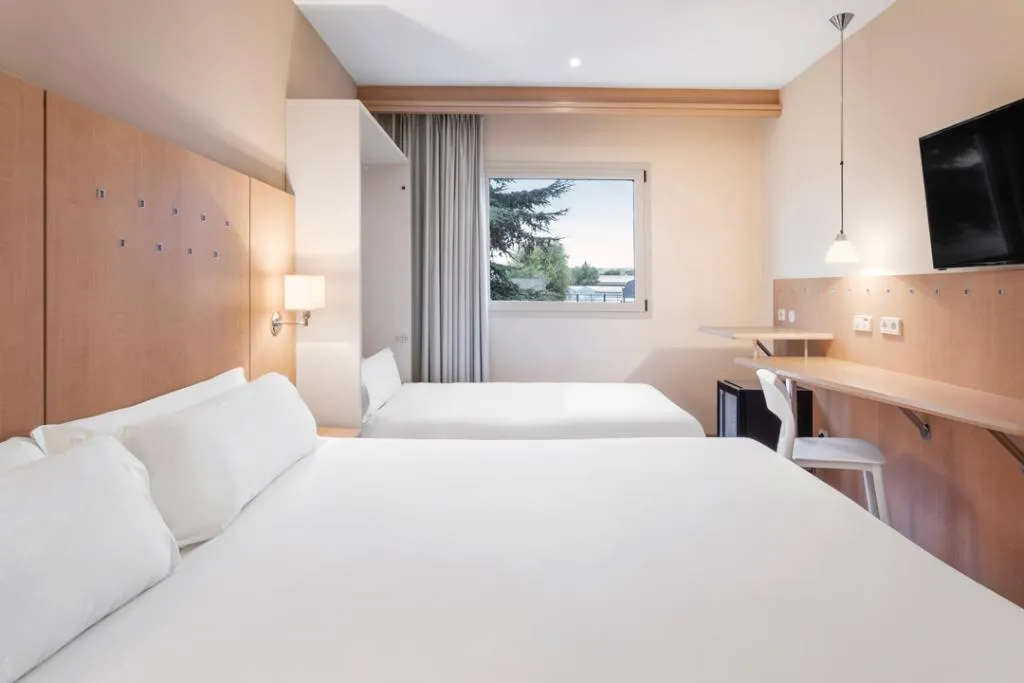 FAMILY ROOM STANDARD Room, B&B HOTEL Madrid Arganda, Madrid