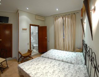 Exterior, Hostal La Plata, Madrid