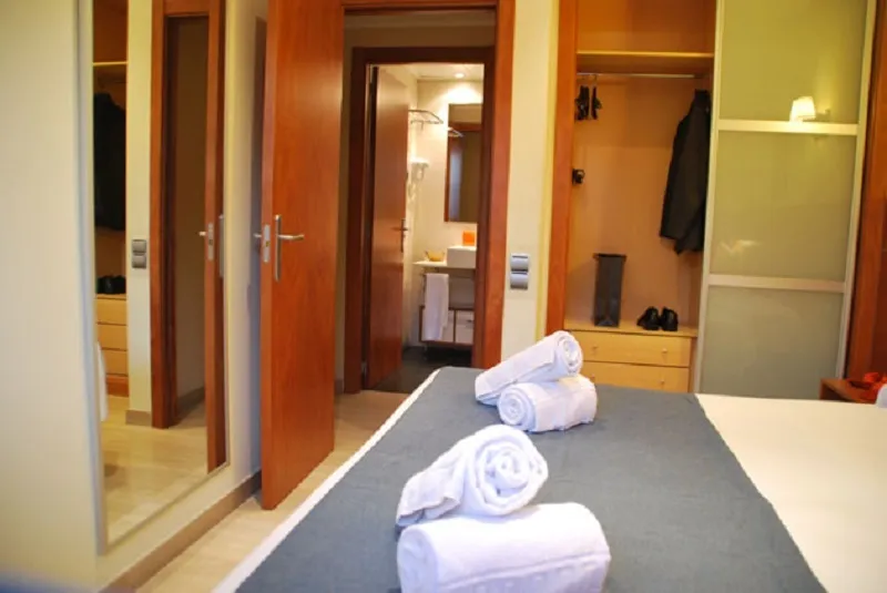 APARTMENT CAPACITY 4 Room, Arago565, Barcelona