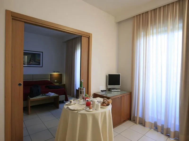 Room, La Costiera, Naples