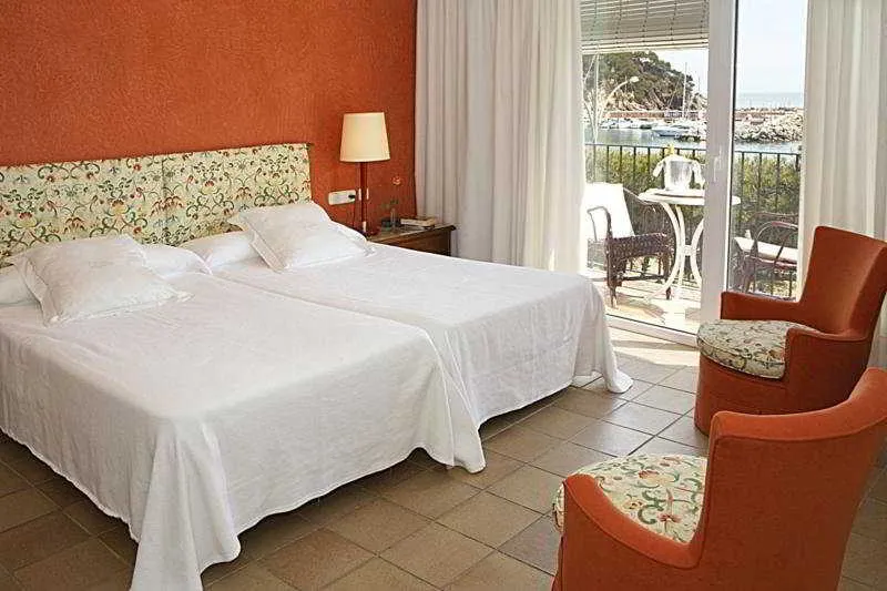 Room, Llevant, Costa Brava
