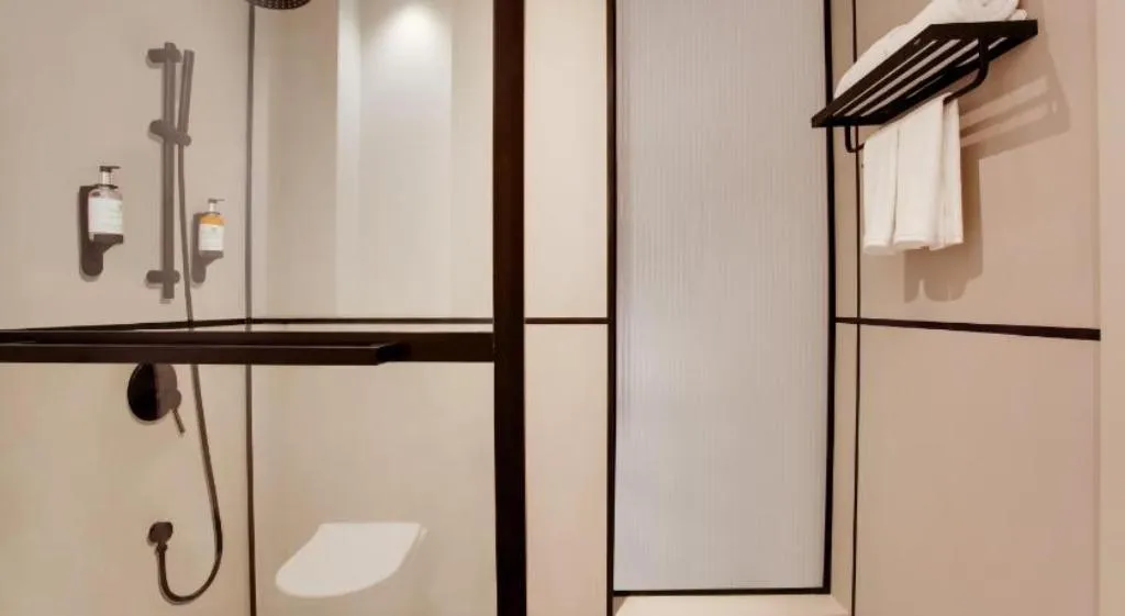 SINGLE ONE BEDROOM Room, Lemon Tree Hotel Jumeirah, Dubai, Dubai