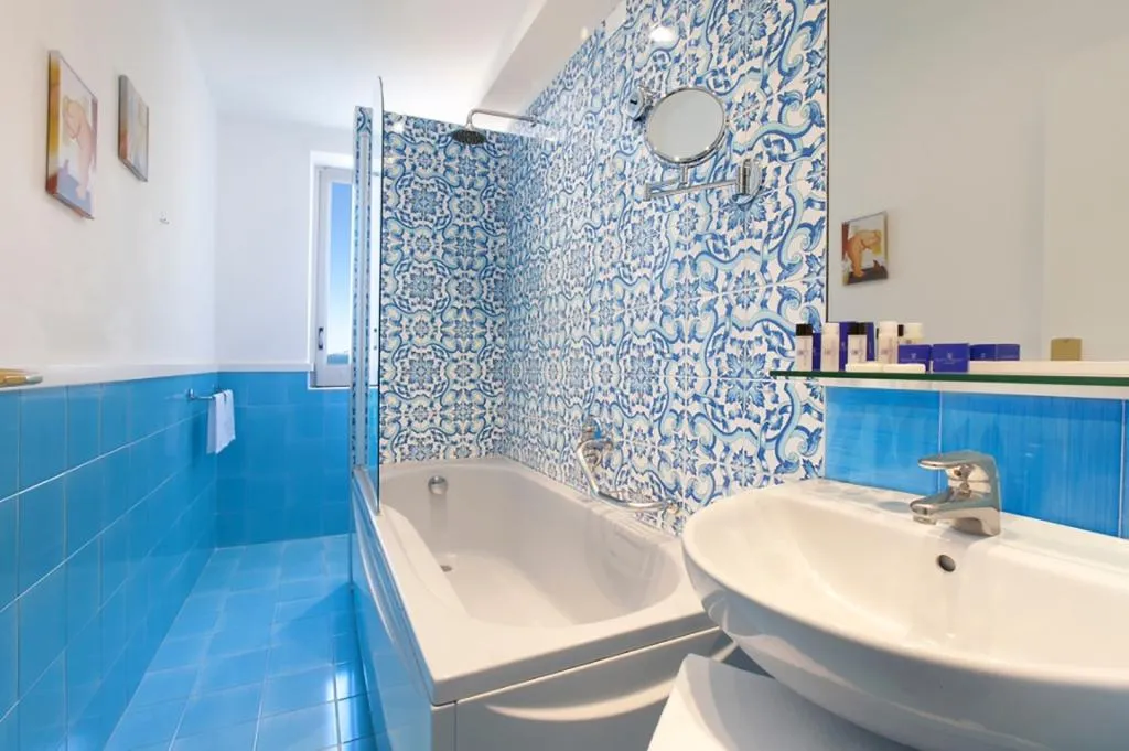 Double or Twin SEA VIEW WITH BALCONY Room, Hotel Regina Sorrento, Naples