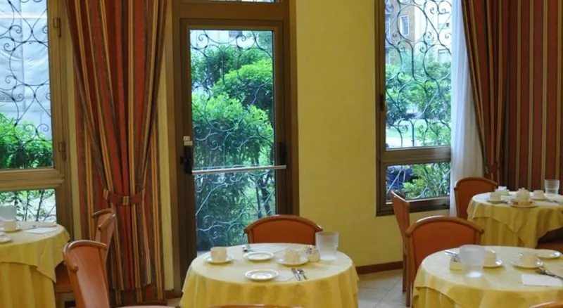 Restaurant, Lloyd Milano Hotel, Milan