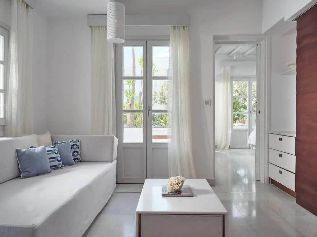 JUNIOR SUITE WITH VIEWS Room, Belvedere hotel, Mykonos