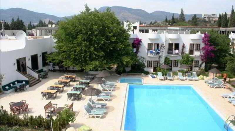 Pool, Safir, Bodrum