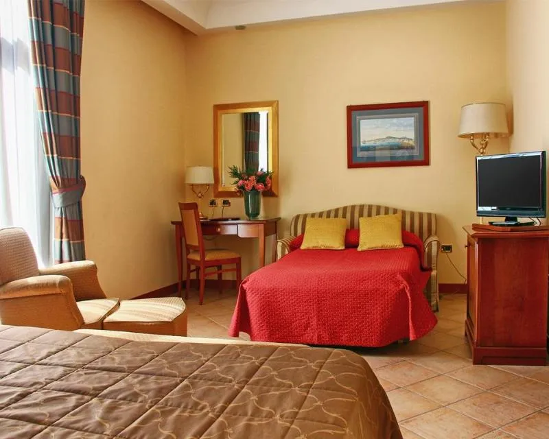 QUADRUPLE STANDARD Room, Le Cheminee Business Hotel, Naples