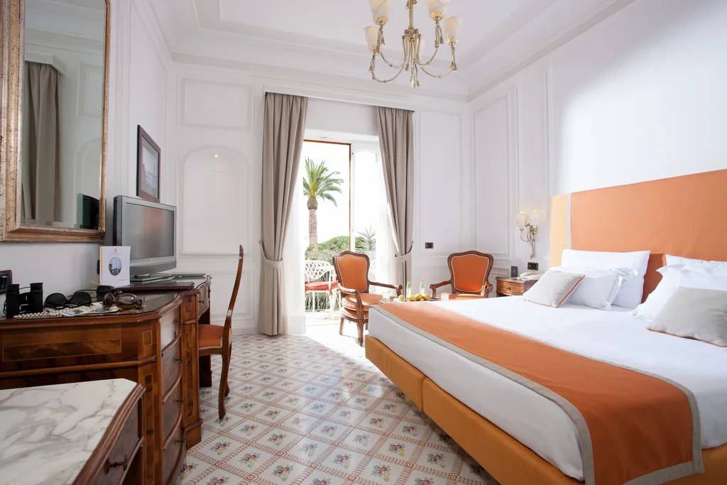 Double or Twin SUPERIOR Room, Grand Hotel Ambasciatori, Naples