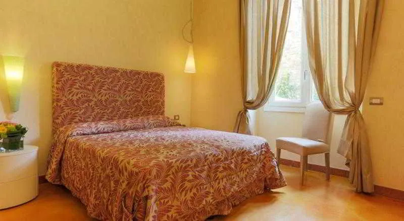 Room, Aurora Florence, Florence