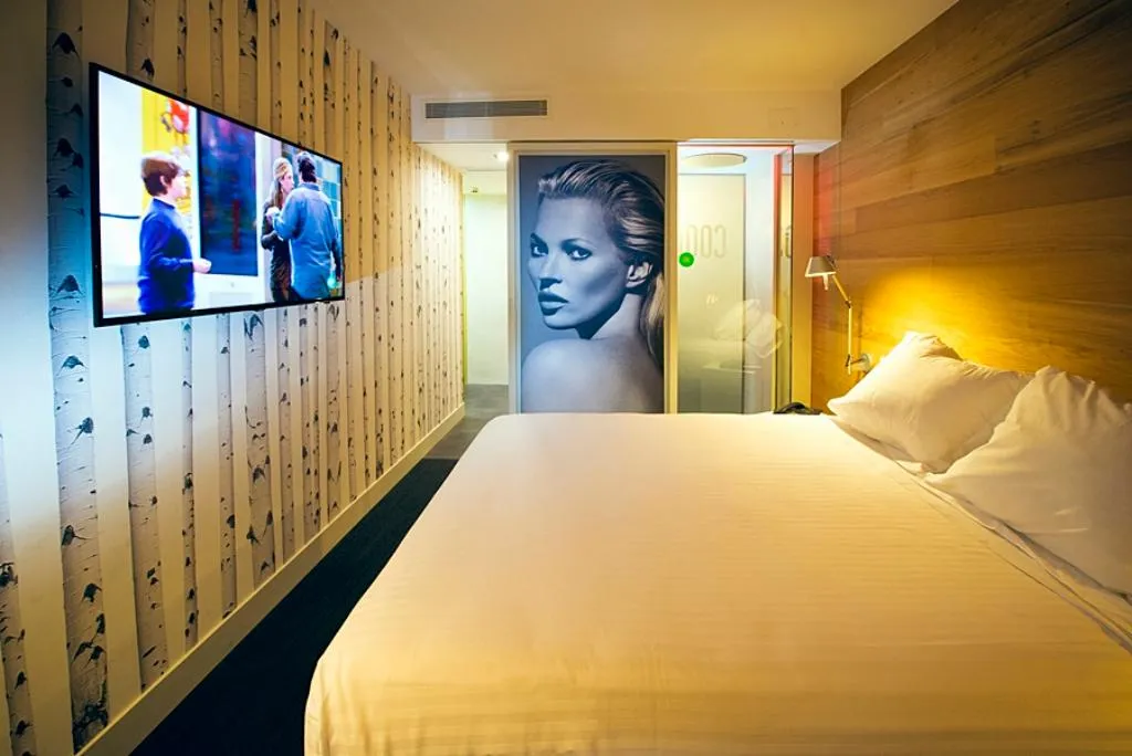 Room, Mirador de Chamartin, Madrid