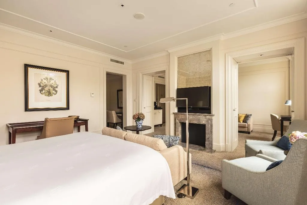 SUITE STANDARD Room, Waldorf Astoria Amsterdam, Amsterdam