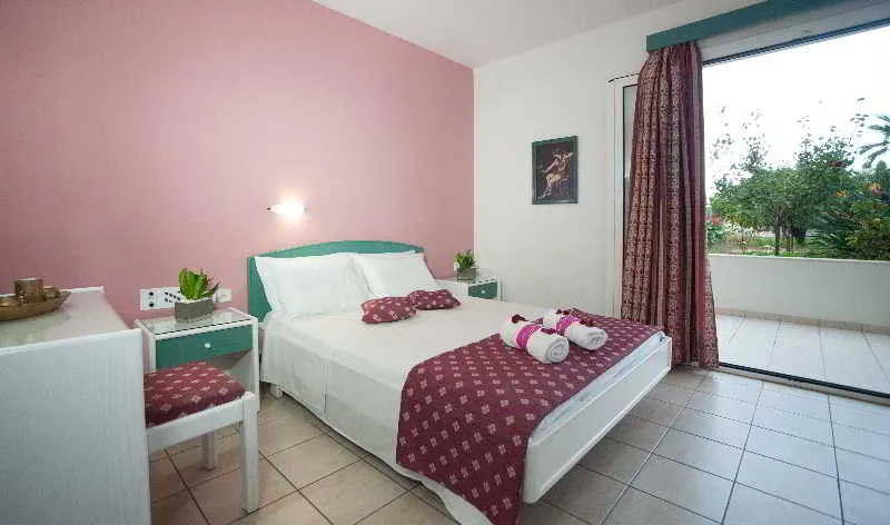 Room, Theoni Apartments, Crete