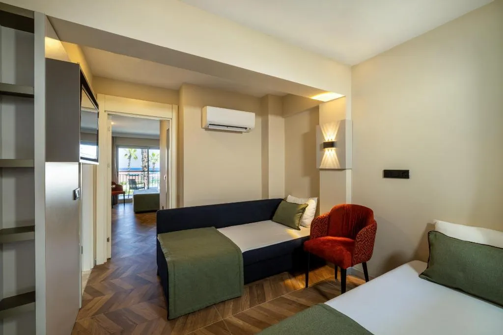 Room, Crystal Flora Pearl Collection, Antalya