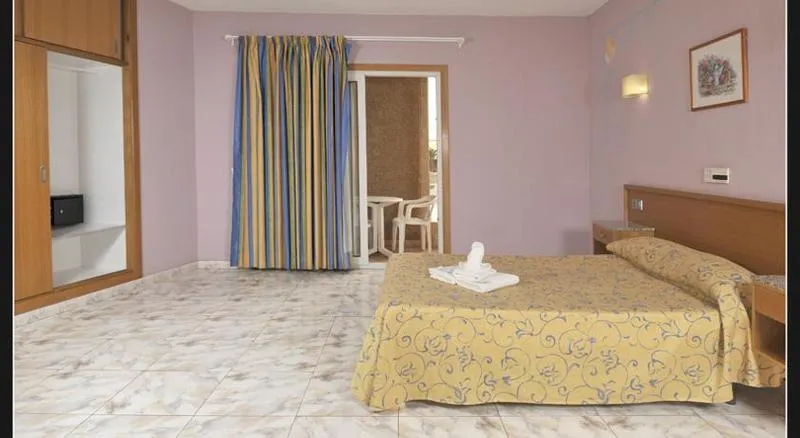 TRIPLE STANDARD Room, Carel, Tenerife