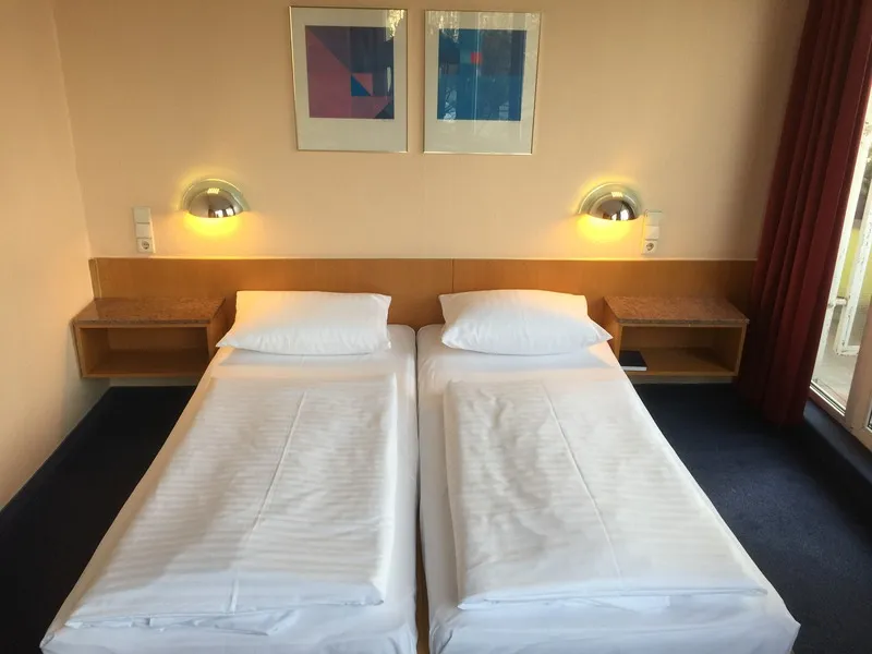 DOUBLE STANDARD Room, Amber Econtel Berlin Charlottenburg, Berlin