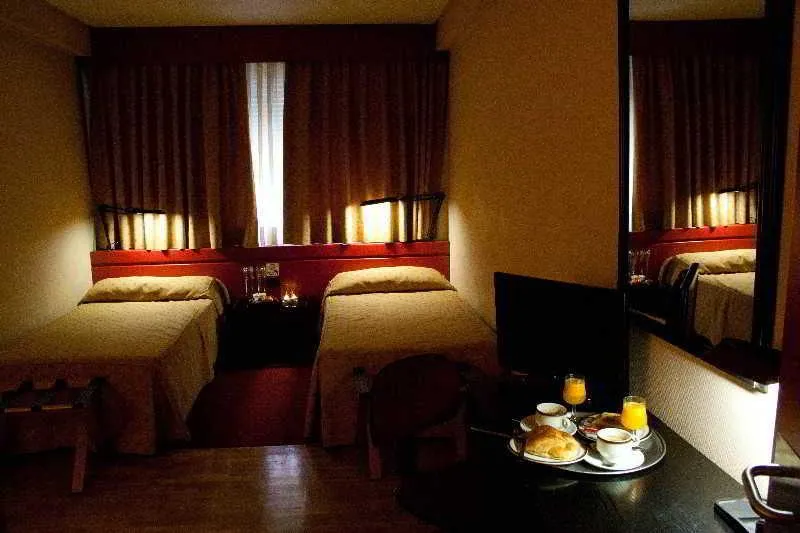 TRIPLE STANDARD Room, Anaco, Madrid