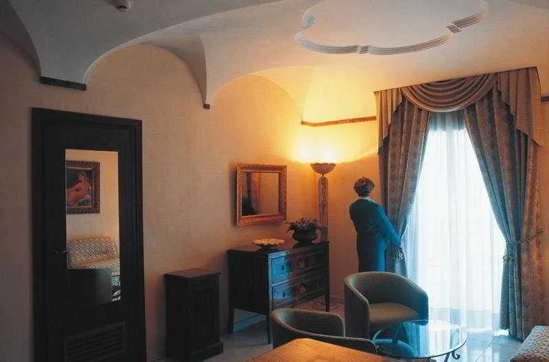 Room, Grand Hotel Terme Di Augusto, Naples