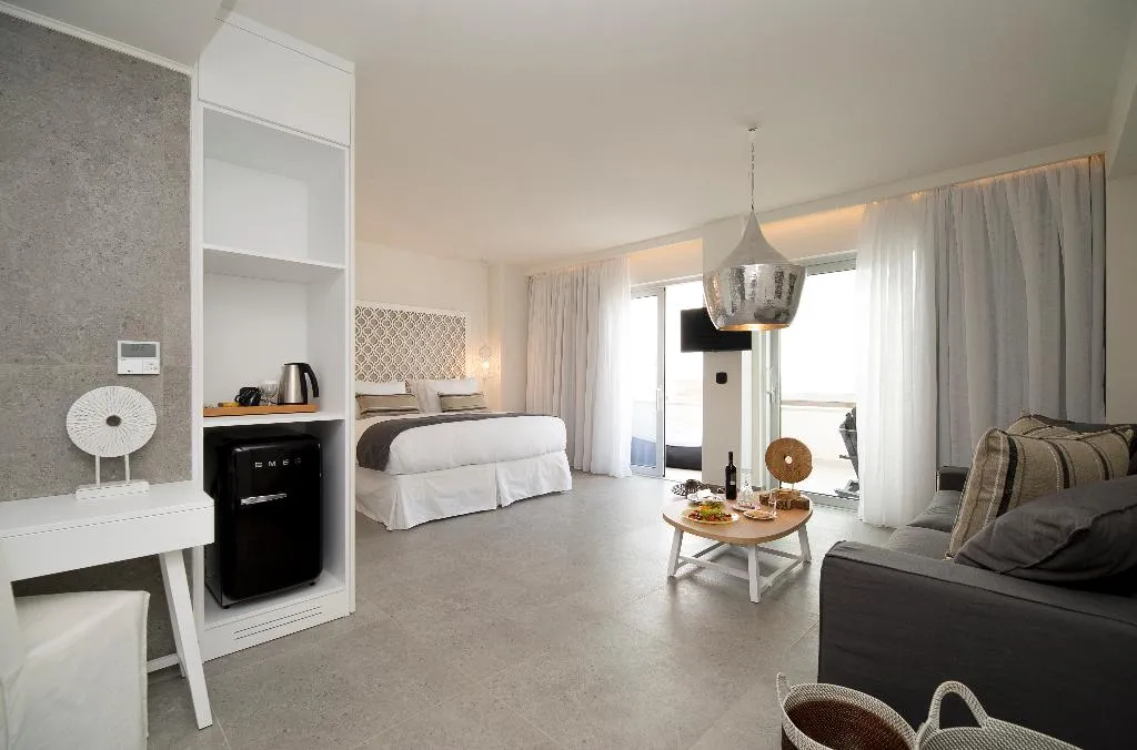 SUITE WITH PRIVATE POOL Room, Insula Alba Resort & Spa, Crete
