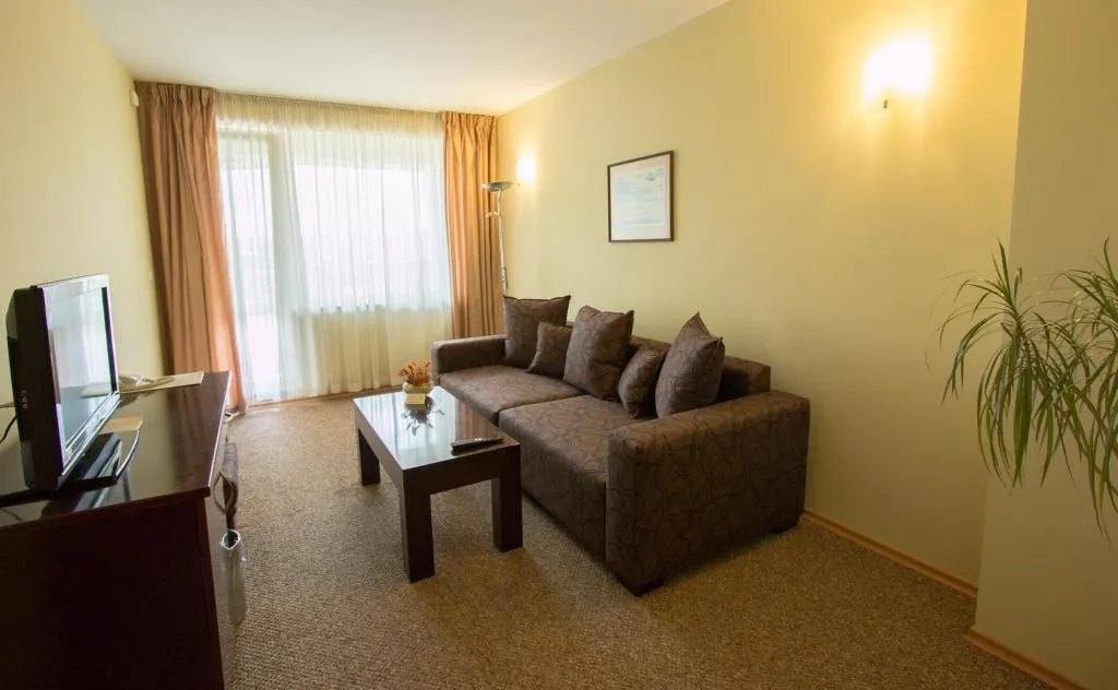 APARTMENT WITH BALCONY Room, Divesta, Varna