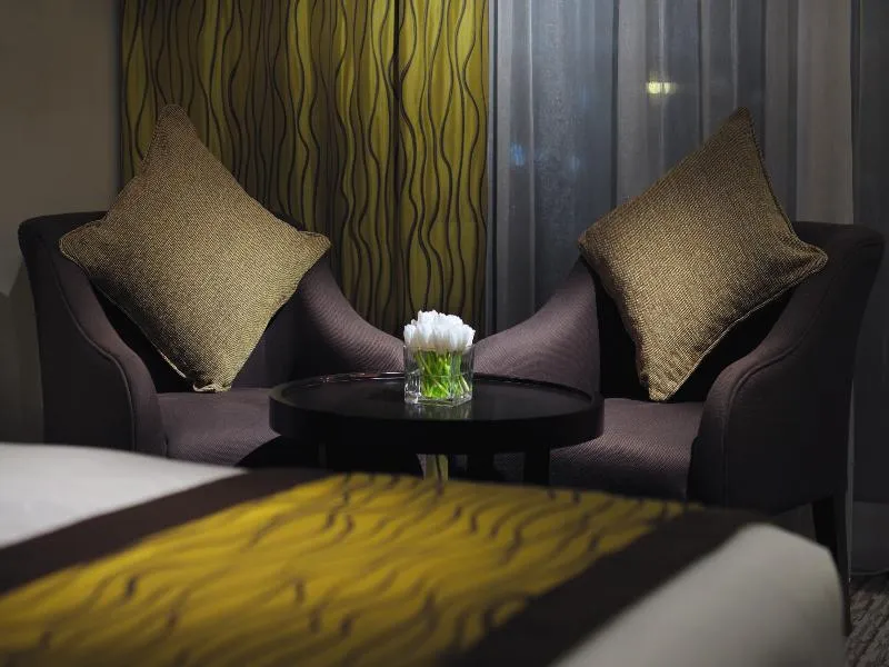 Double or Twin SUPERIOR Room, Movenpick Hotel Jumeirah Lakes Towers, Dubai