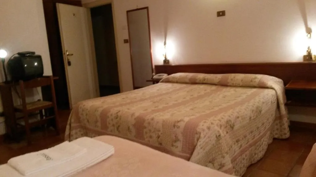 Double or Twin STANDARD Room, Ferretti, Perugia