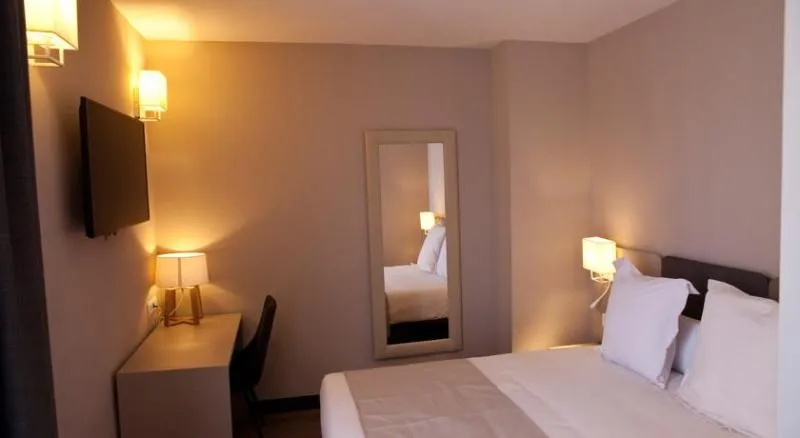 DOUBLE SUPERIOR WITH BALCONY Room, May Ramblas Hotel, Barcelona