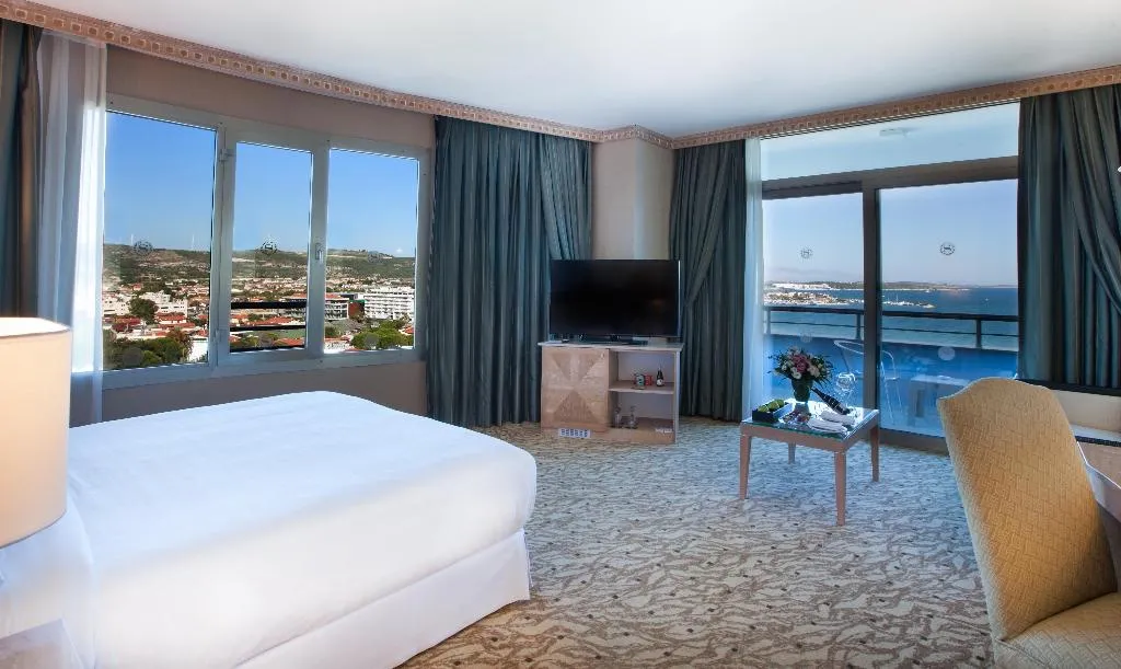 JUNIOR SUITE SEA VIEW Room, Sheraton Cesme Resort Hotel & SPA, Izmir