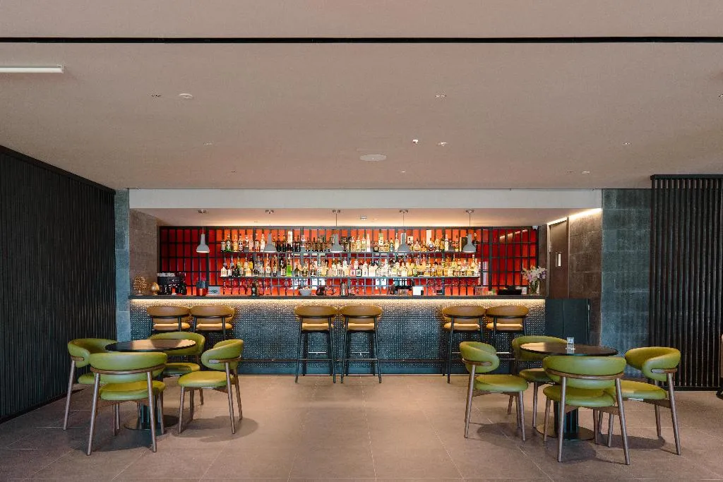 Bar, Picciolo Etna Golf Resort & Spa, Curio Collection, Catania